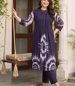 women dyed regular cotton kurta with trousers