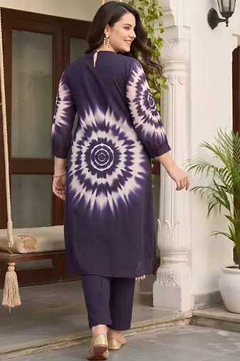 women dyed regular cotton kurta with trousers