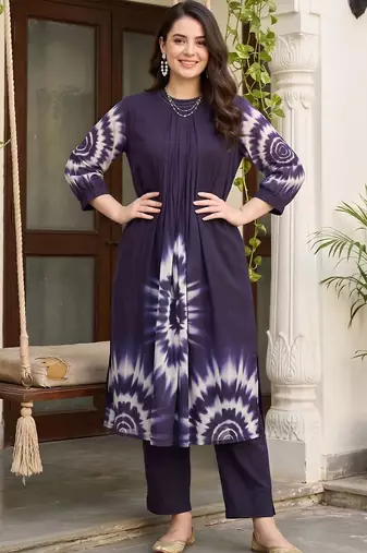 women dyed regular cotton kurta with trousers