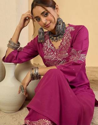 women ethnic motifs embroidered regular thread work kurta with palazzos 4