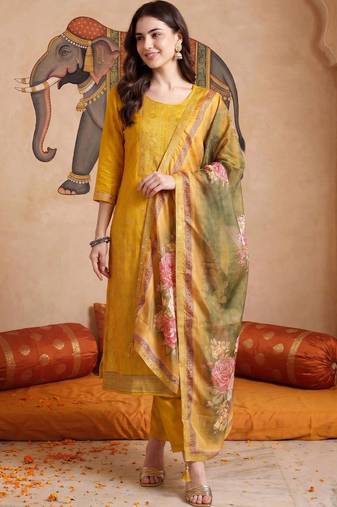 women floral embroidered regular kurta with trousers & with dupatta
