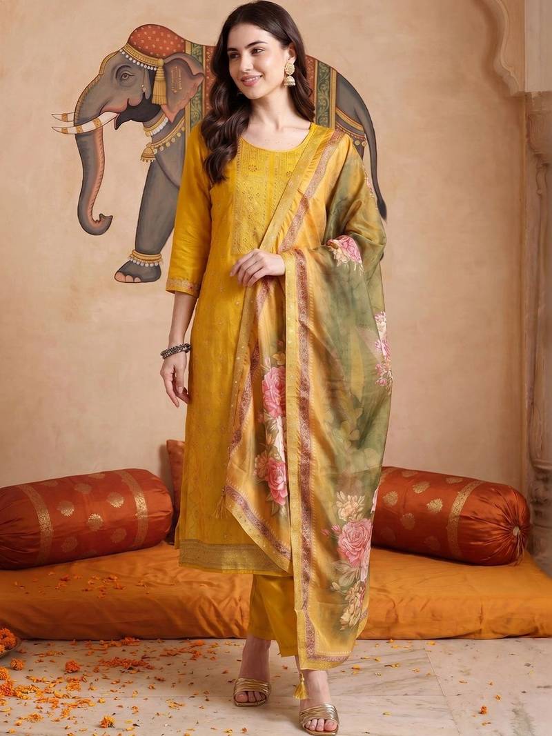 women floral embroidered regular kurta with trousers & with dupatta