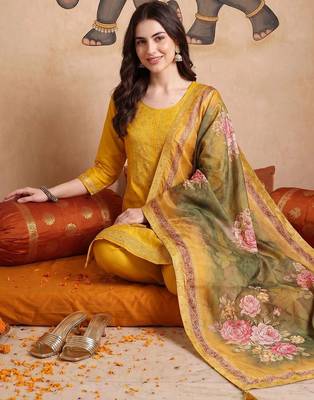 women floral embroidered regular kurta with trousers & with dupatta 5