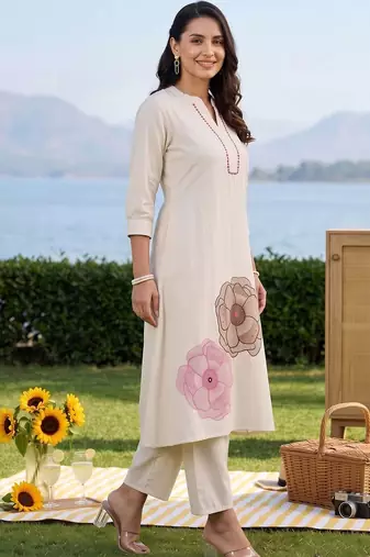 women floral printed regular kurta with trousers