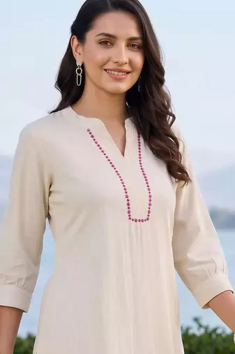 women floral printed regular kurta with trousers