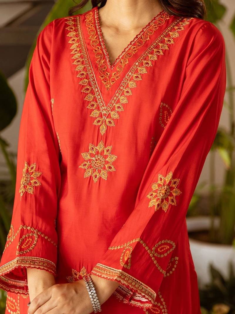 women ethnic motifs embroidered regular thread work kurta with palazzos & with dupatta