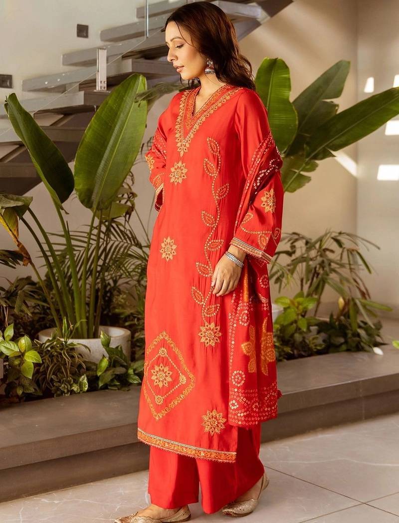 women ethnic motifs embroidered regular thread work kurta with palazzos & with dupatta