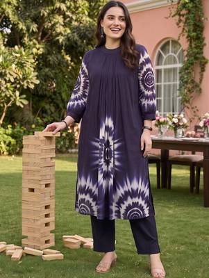 women dyed pleated cotton kurta with trousers 1