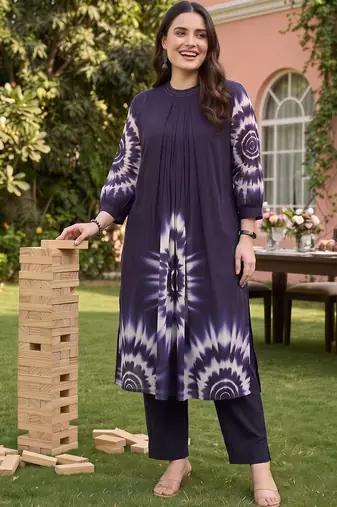women dyed pleated cotton kurta with trousers