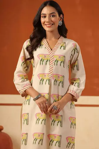 women ethnic motifs printed regular cotton kurta with trousers