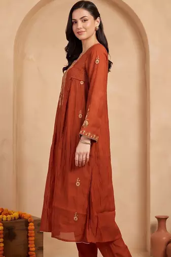 women ethnic motifs embroidered empire thread work kurta with trousers & with dupatta