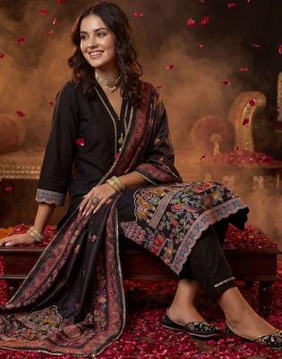 women ethnic motifs embroidered regular thread work kurta with trousers & with dupatta 5