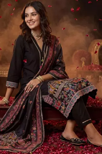 women ethnic motifs embroidered regular thread work kurta with trousers & with dupatta