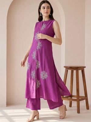 women ethnic motifs embroidered regular thread work cotton kurta with palazzos 2
