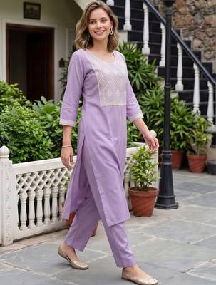 women embroidered regular thread work kurta with trousers 1