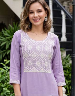 women embroidered regular thread work kurta with trousers 2