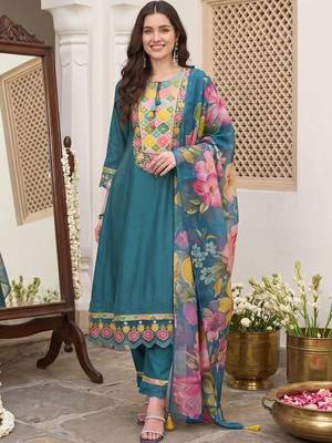 women floral embroidered regular thread work kurta with trousers & with dupatta 6