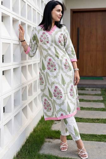 women floral printed regular cotton kurta with trousers