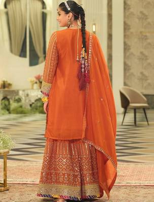 women ethnic motifs embroidered regular mirror work kurta & sharara & dupatta 4