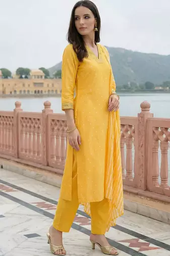 women ethnic motifs printed regular thread work kurta with trousers & with dupatta