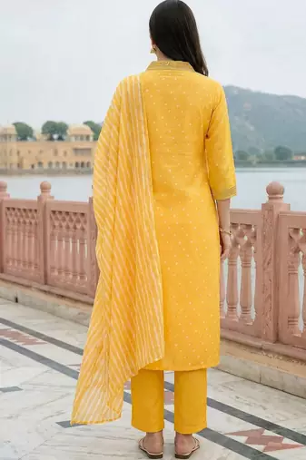women ethnic motifs printed regular thread work kurta with trousers & with dupatta