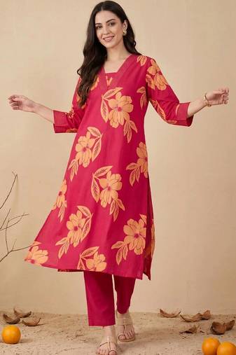 women floral printed regular cotton kurta with trousers