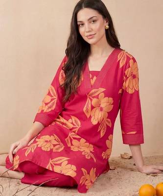 women floral printed regular cotton kurta with trousers 5