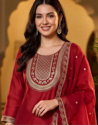 women ethnic motifs embroidered regular thread work liva kurta with trousers & with dupatta 2