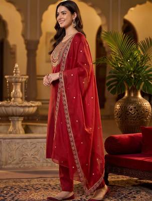 women ethnic motifs embroidered regular thread work liva kurta with trousers & with dupatta 3