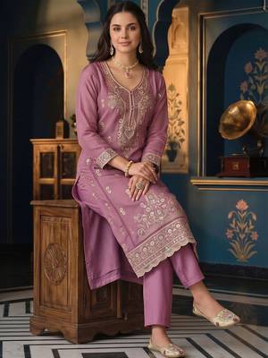 women ethnic motifs embroidered regular thread work kurta with trousers & with dupatta 5