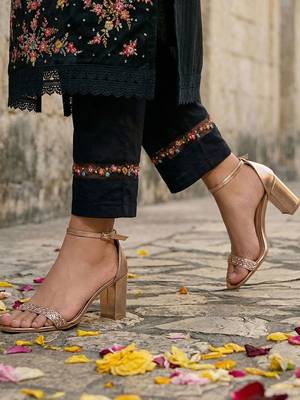 women ethnic motifs embroidered regular thread work cotton kurta with trousers & with dupatta 4