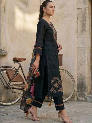 women ethnic motifs embroidered regular thread work cotton kurta with trousers & with dupatta 7
