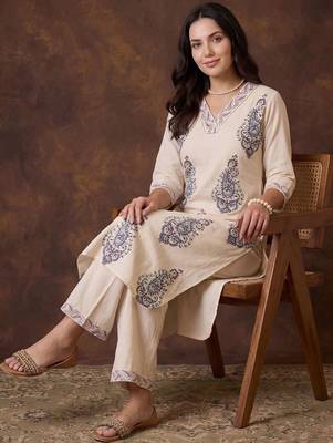 women ethnic motifs printed regular cotton kurta with palazzos 6
