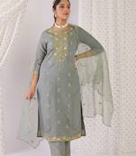women ethnic motifs embroidered regular kurta with trousers & with dupatta