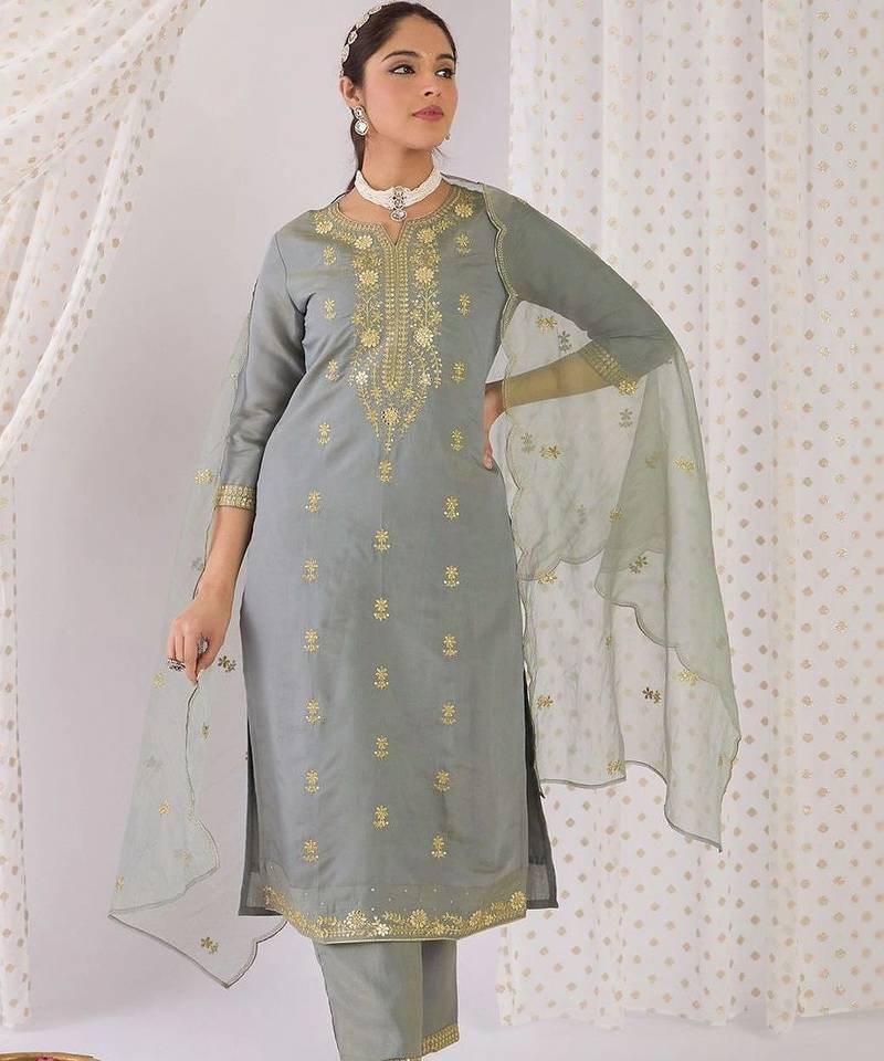 women ethnic motifs embroidered regular kurta with trousers & with dupatta