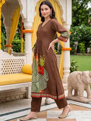 women ethnic motifs printed empire cotton kurta with trousers 3
