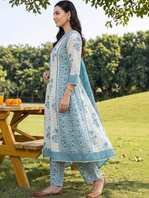women floral printed panelled beads and stones cotton kurta with trousers & with dupatta 3