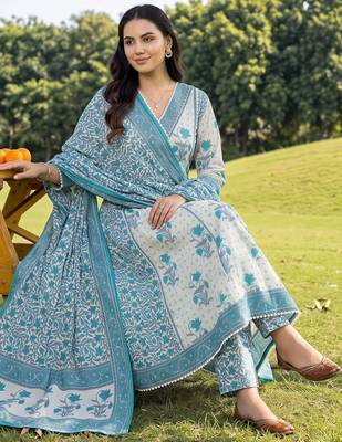 women floral printed panelled beads and stones cotton kurta with trousers & with dupatta 5