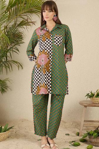 women printed regular cotton kurta with trousers