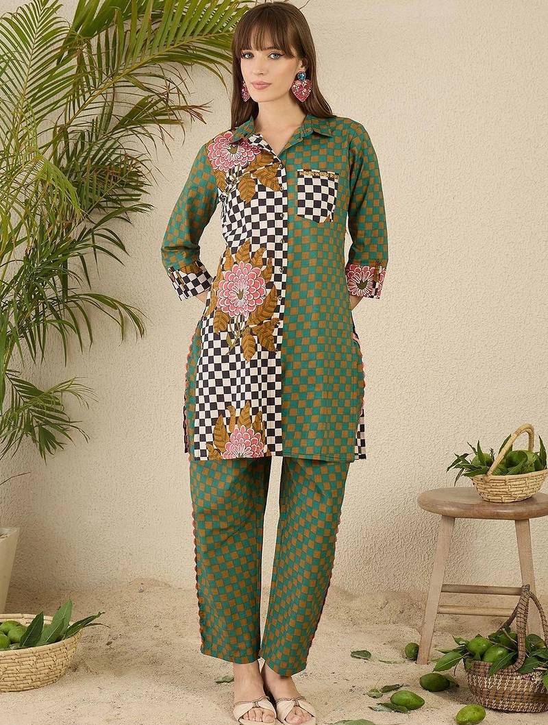 women printed regular cotton kurta with trousers