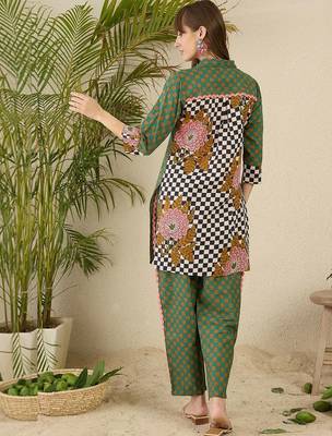 women printed regular cotton kurta with trousers 7