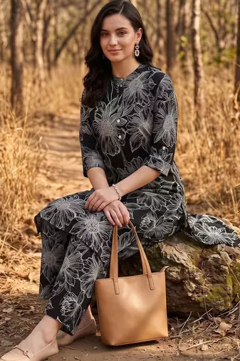 women floral printed regular kurta with palazzos