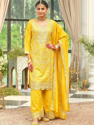 women ethnic motifs embroidered regular thread work kurta with palazzos & with dupatta 1