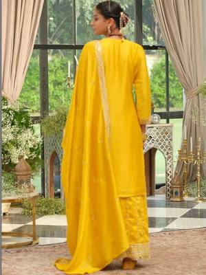 women ethnic motifs embroidered regular thread work kurta with palazzos & with dupatta 7