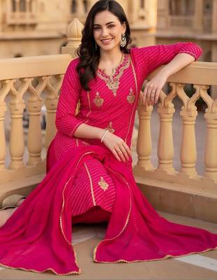 women ethnic motifs printed regular thread work kurta with trousers & with dupatta 5