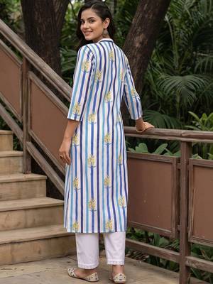 women printed regular cotton kurta with trousers 4