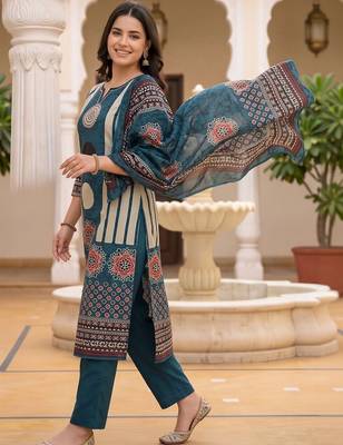 women ethnic motifs printed regular cotton kurta with trousers & with dupatta 3