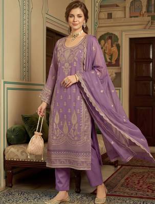 women ethnic motifs embroidered regular kurta with trousers & with dupatta 1