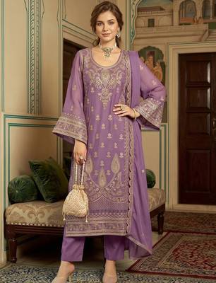 women ethnic motifs embroidered regular kurta with trousers & with dupatta 6