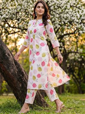women printed regular cotton kurta with trousers 3